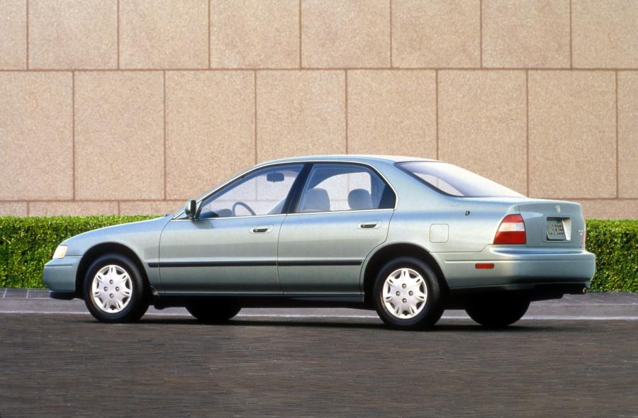  Honda Accord 1994 года  (US) (фото 14 из 19)